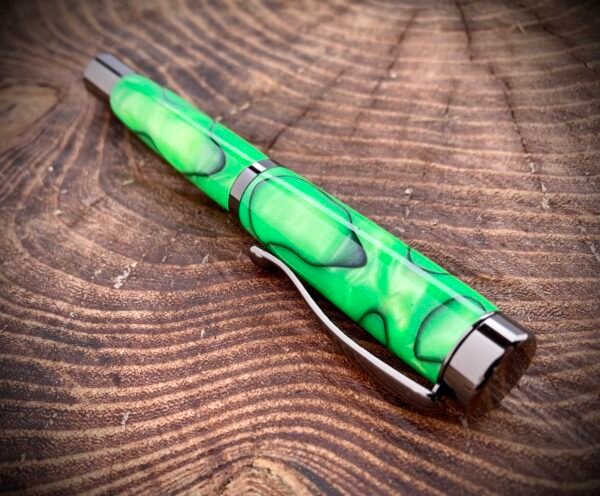 #0322 - Green Frog Acrylic Fountain Pen