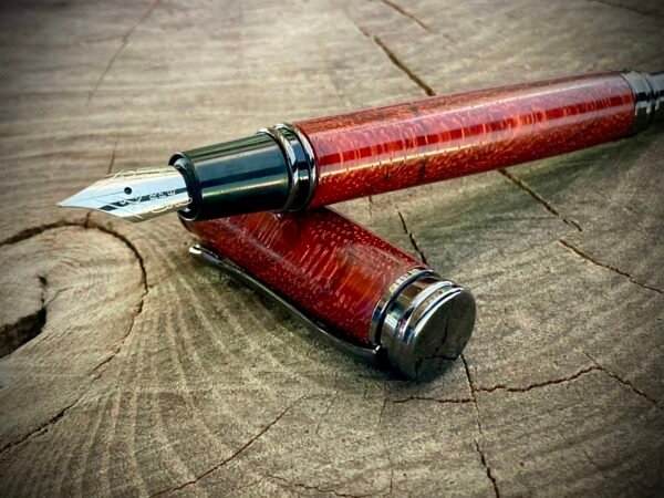 Crosscut Padauk Magnetic Fountain Pen